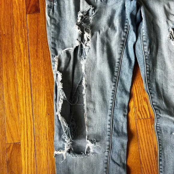 Maurices distressed jeans - Picture 2 of 7